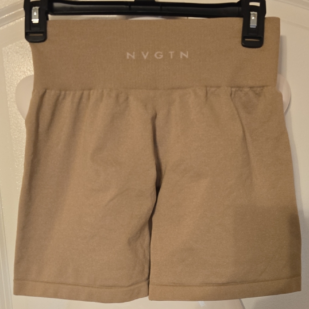 NVGTN Women's Tan Seamless Workout Shorts Medium